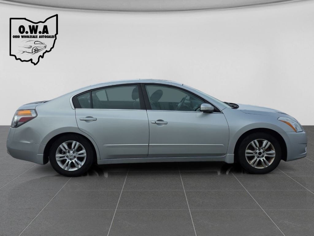 2010 Nissan Altima Image 8