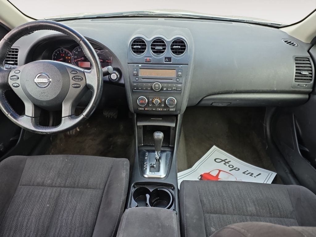 2010 Nissan Altima Image 9