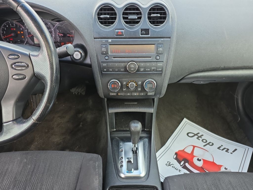 2010 Nissan Altima Image 10