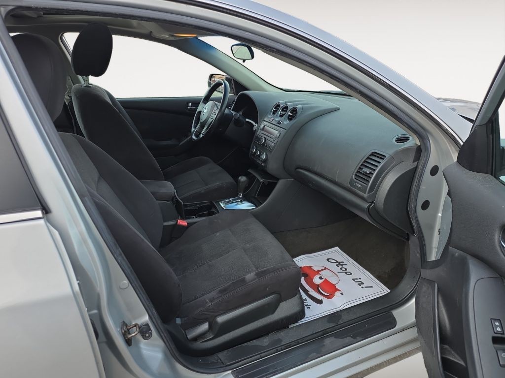 2010 Nissan Altima Image 15