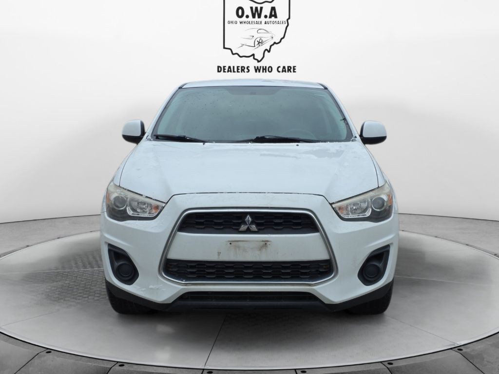 2015 Mitsubishi Outlander Image 2