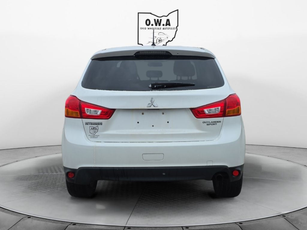 2015 Mitsubishi Outlander Image 6