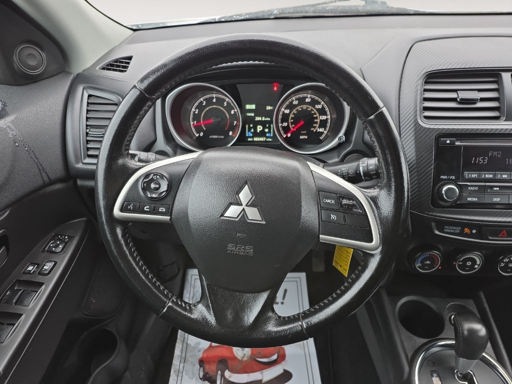 2015 Mitsubishi Outlander Image 10