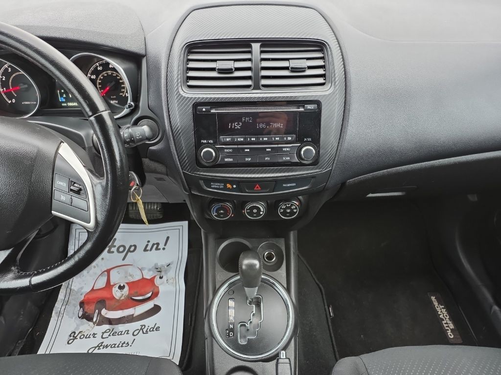 2015 Mitsubishi Outlander Image 11