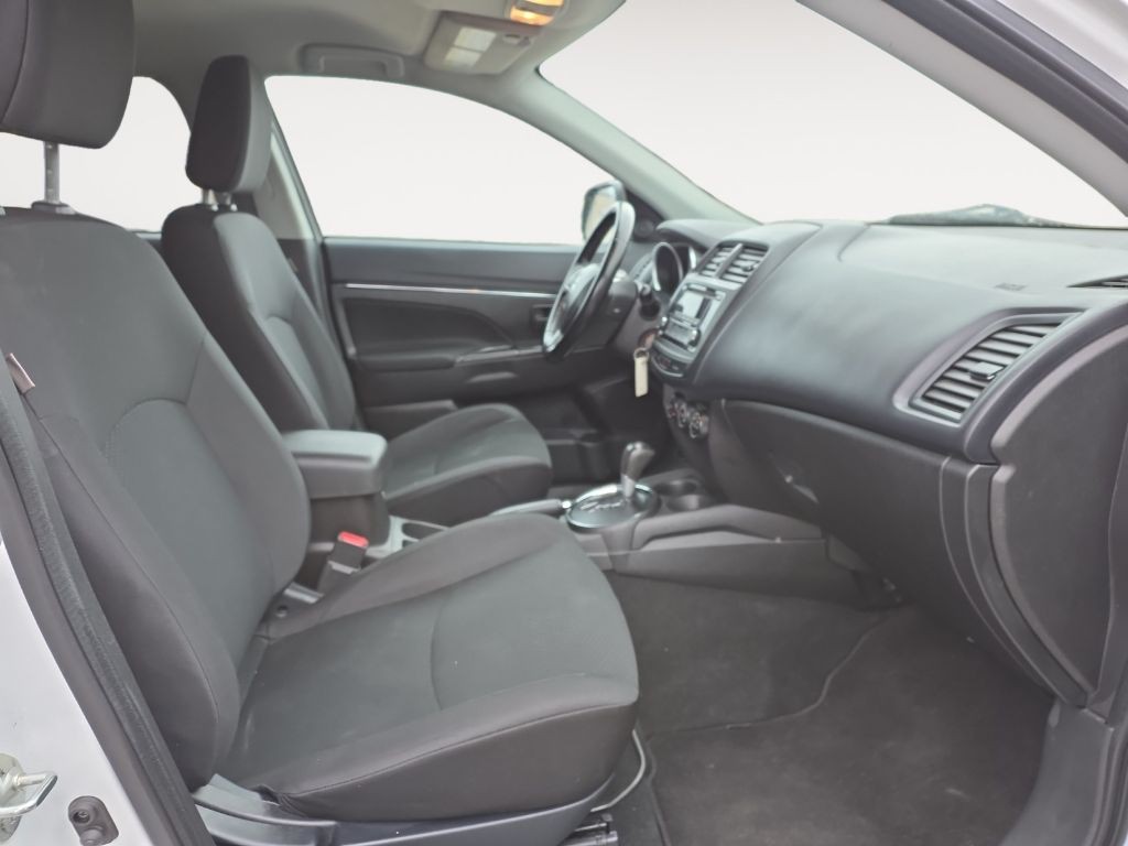 2015 Mitsubishi Outlander Image 15