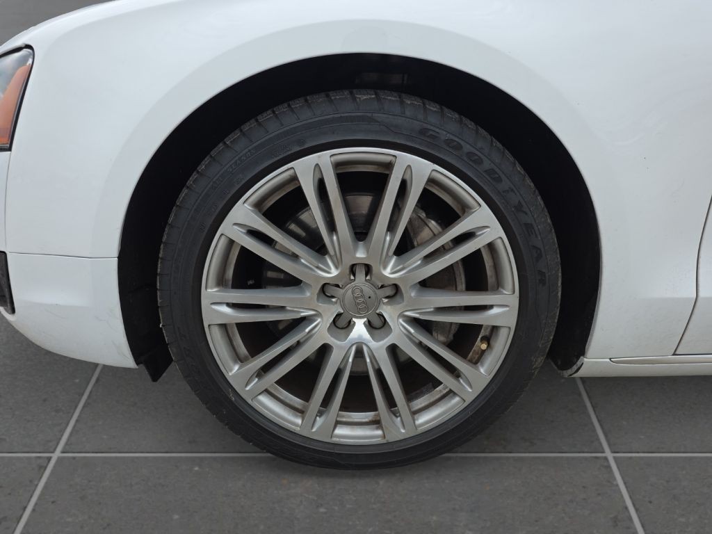 2013 Audi A8 Image 12