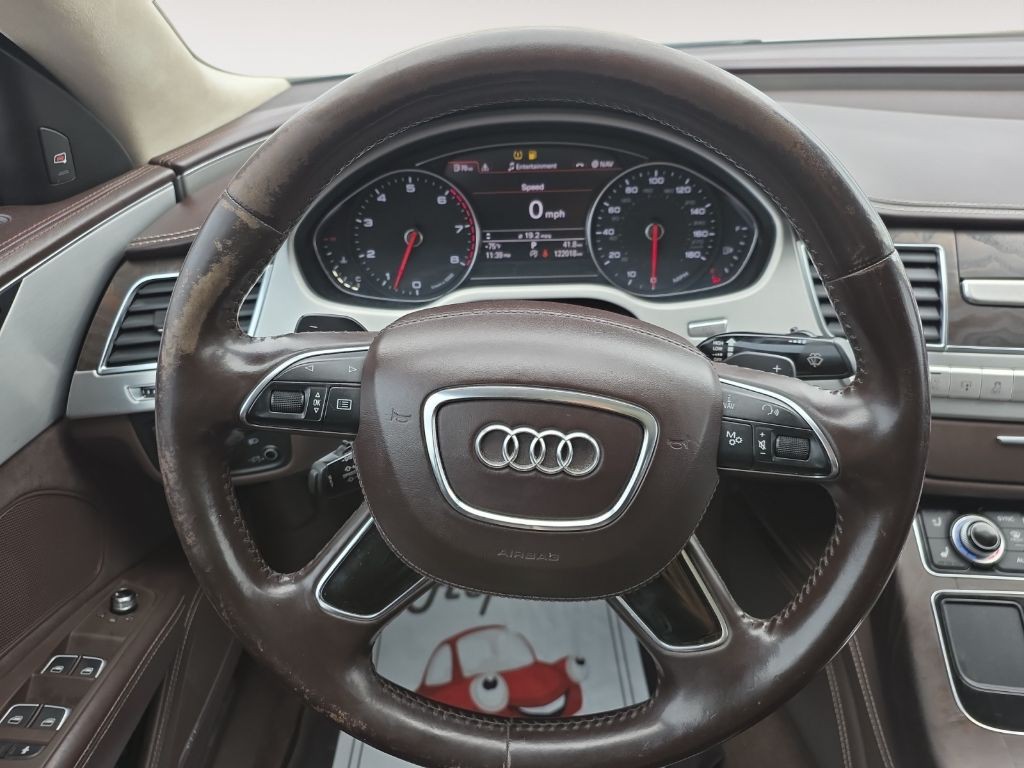2013 Audi A8 Image 12