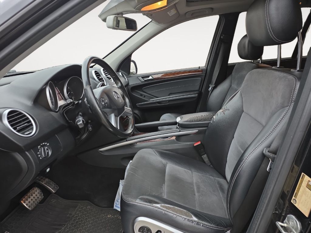 2010 Mercedes-Benz M-Class Image 9
