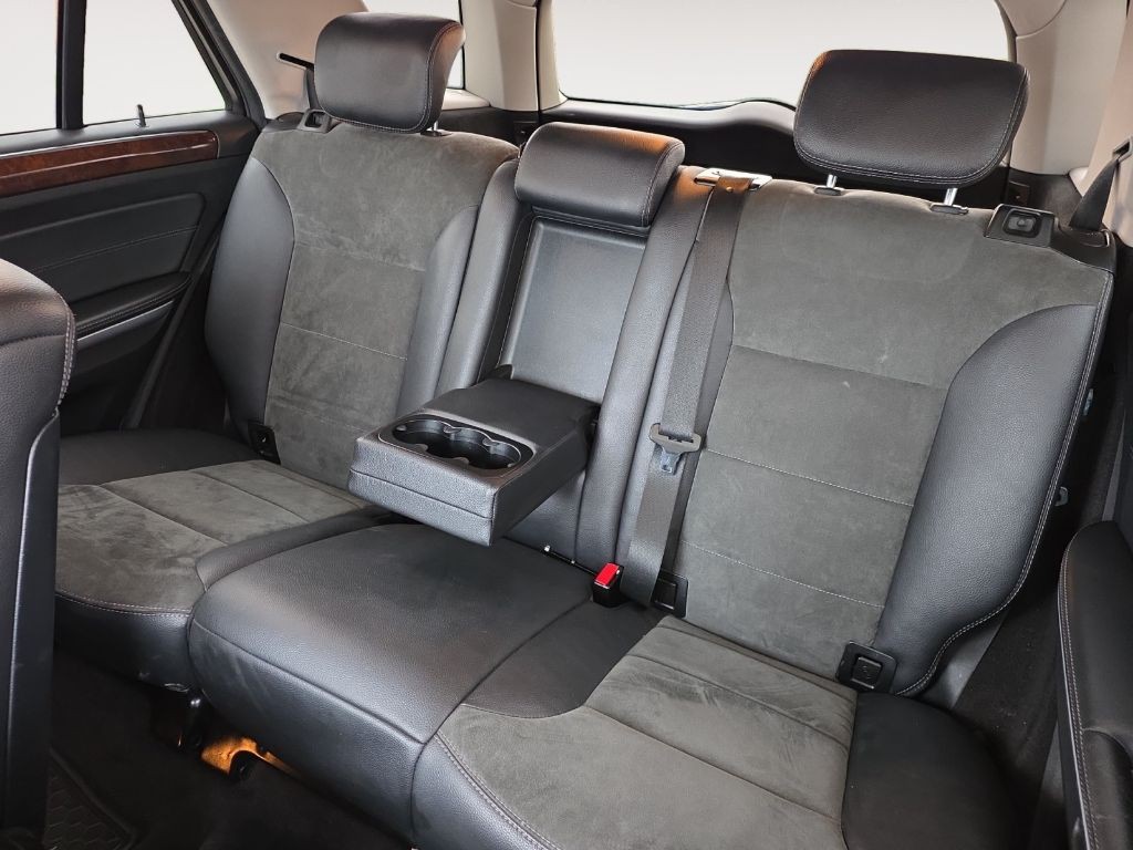 2010 Mercedes-Benz M-Class Image 13