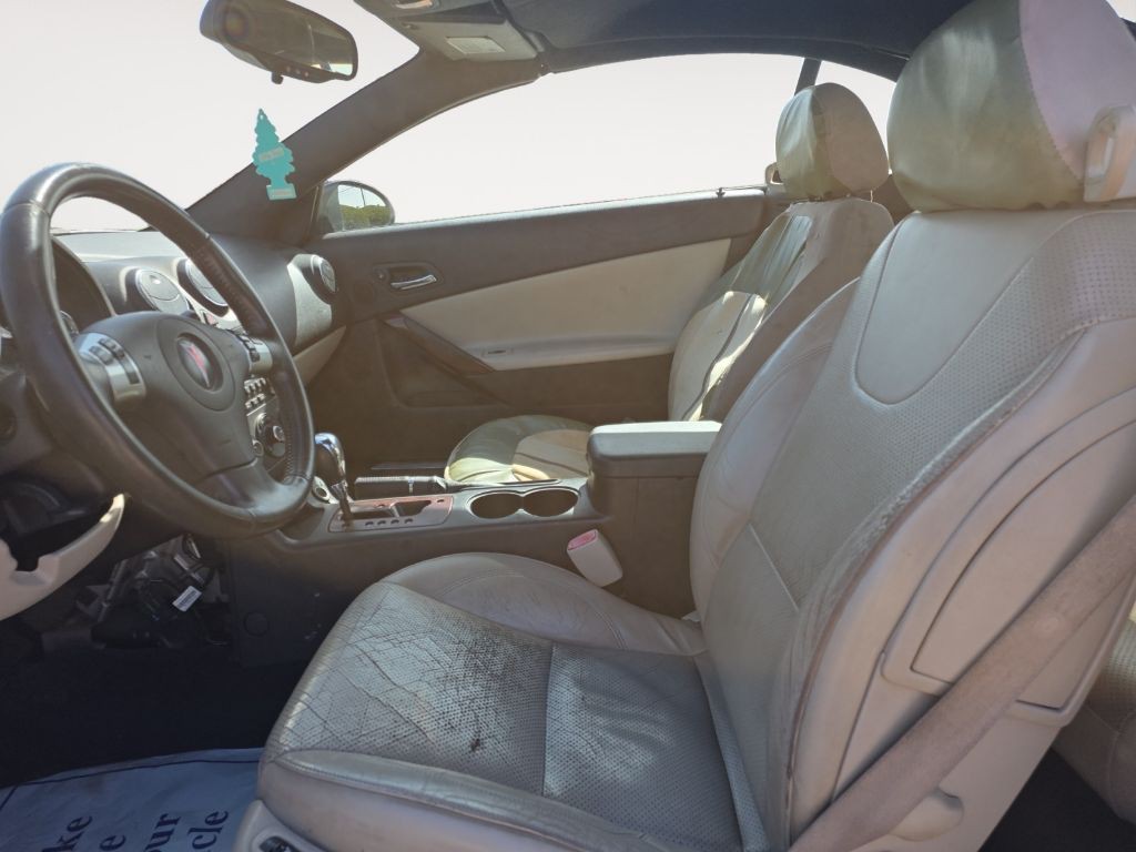 2009 Pontiac G6 Image 12