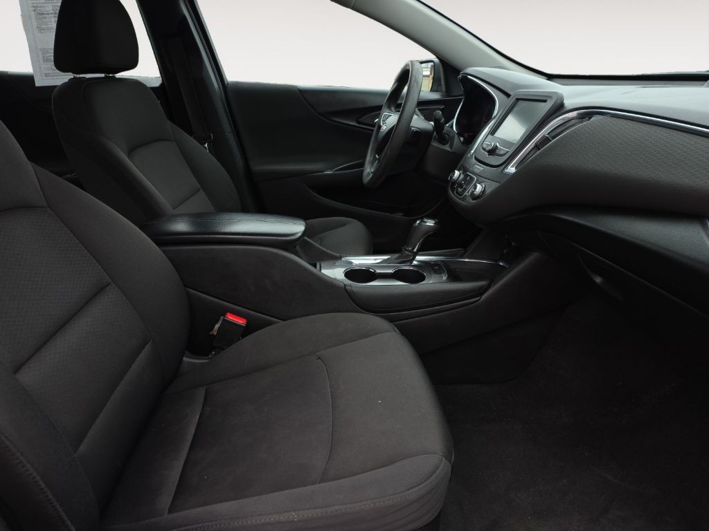 2018 Chevrolet Malibu Image 11
