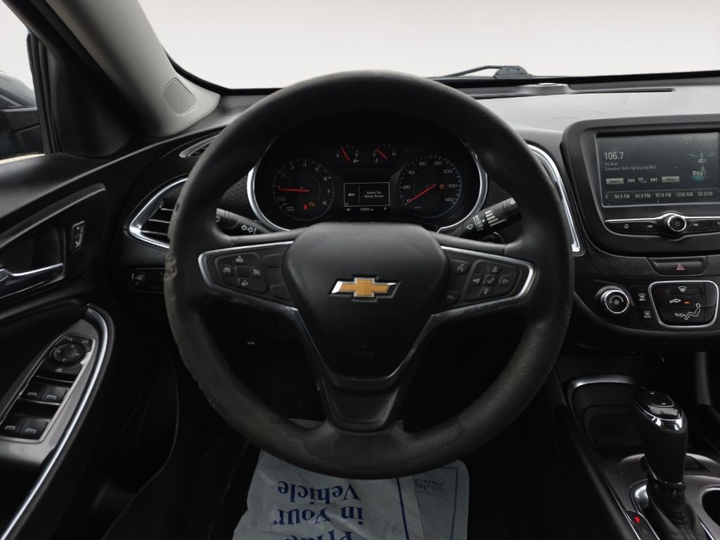 2018 Chevrolet Malibu Image 14