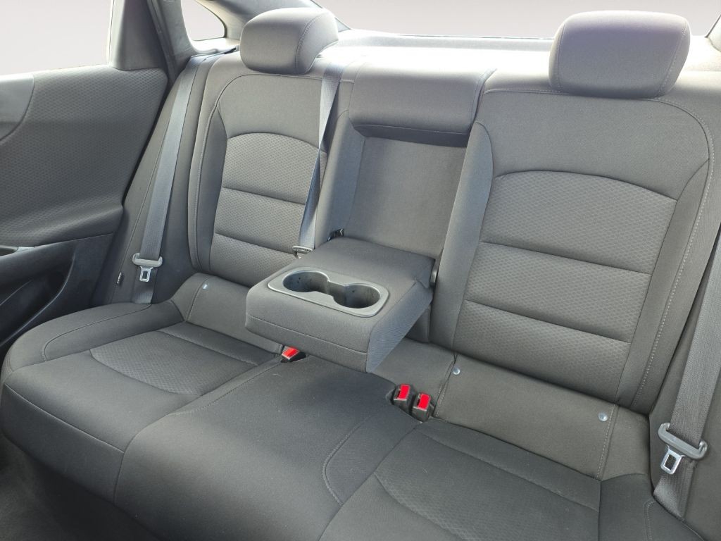 2018 Chevrolet Malibu Image 14