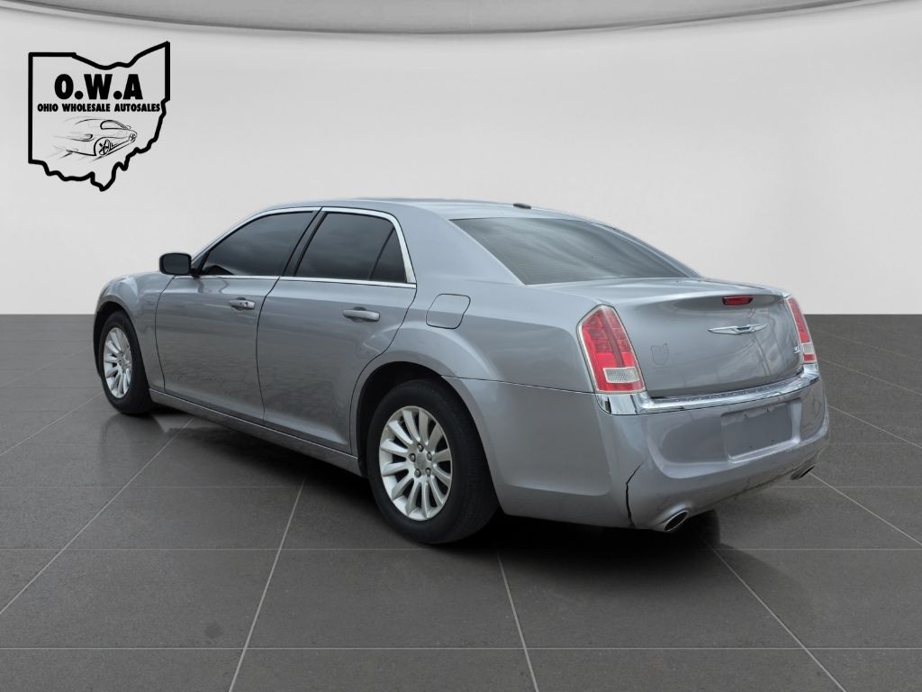2014 Chrysler 300 Image 5