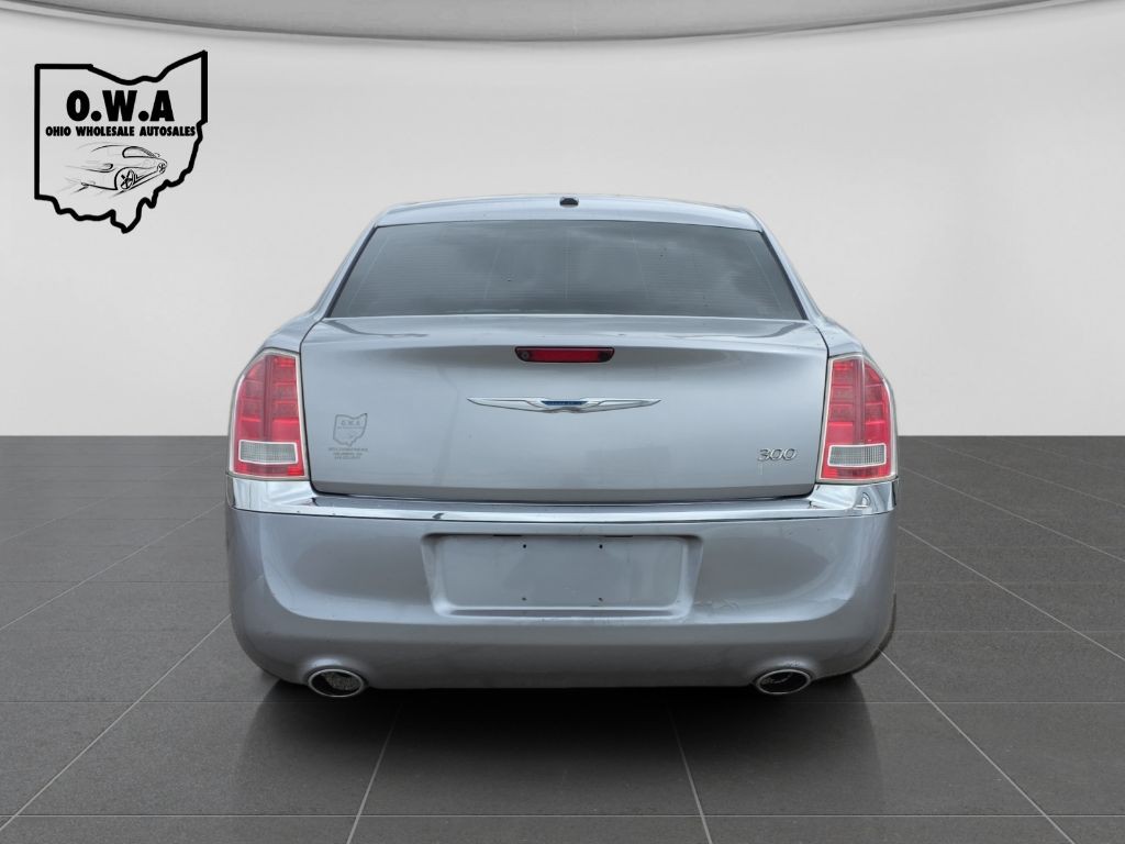 2014 Chrysler 300 Image 6