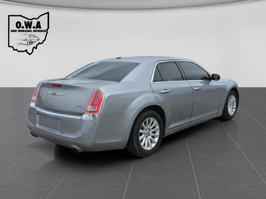 2014 Chrysler 300 Image 7