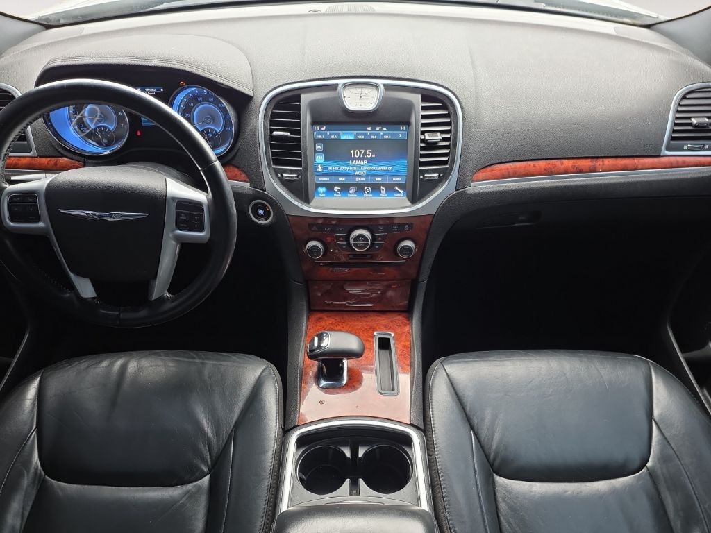 2014 Chrysler 300 Image 12