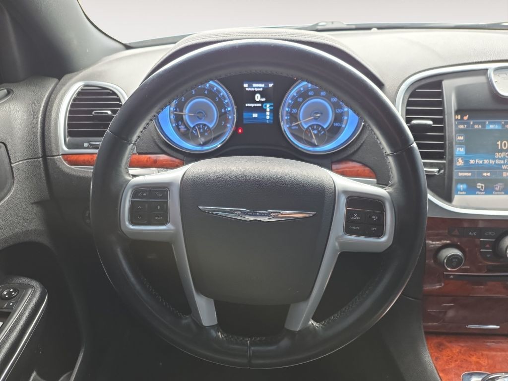 2014 Chrysler 300 Image 13