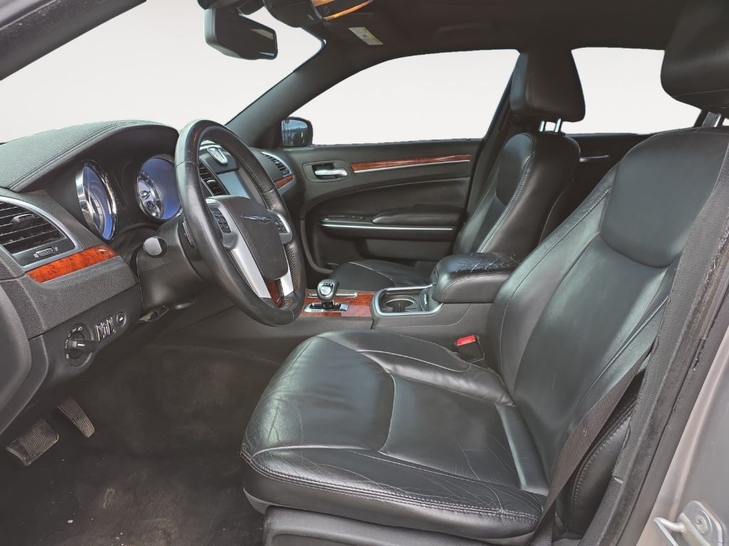 2014 Chrysler 300 Image 15