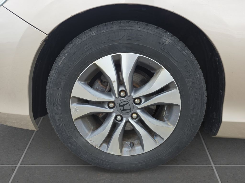 2013 Honda Accord Image 9