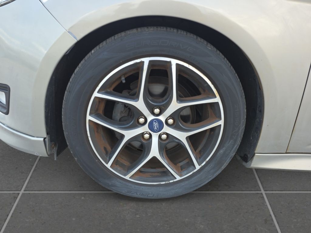 2015 Ford Focus Image 8