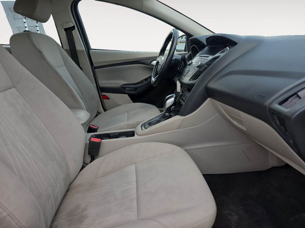 2015 Ford Focus Image 9
