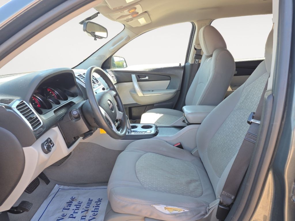2011 GMC Acadia Image 11