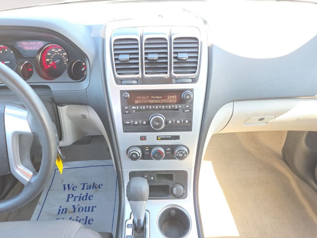 2011 GMC Acadia Image 12