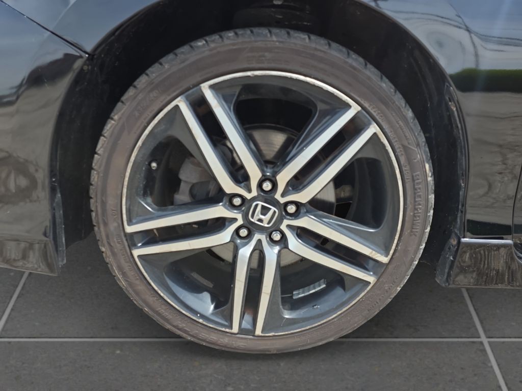 2017 Honda Accord Image 9