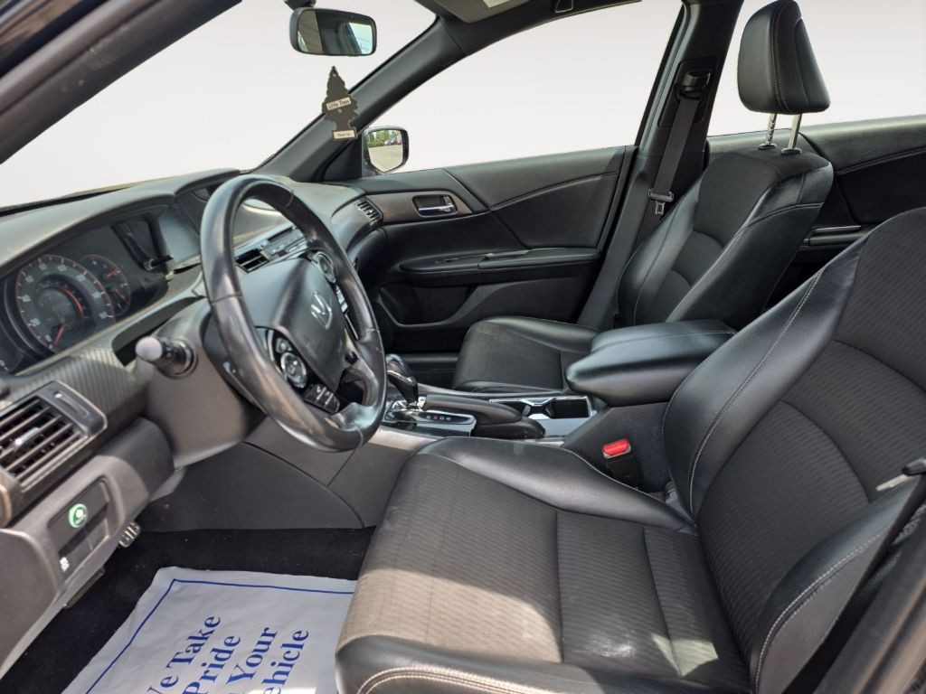 2017 Honda Accord Image 13