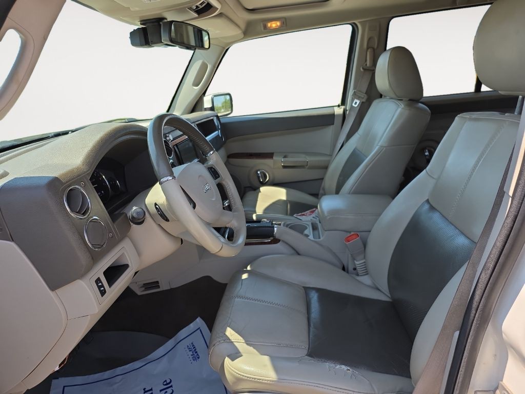 2010 Jeep Commander Image 12