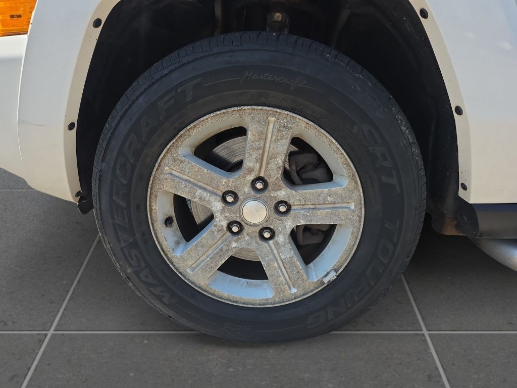 2010 Jeep Commander Image 15