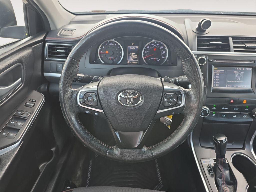 2017 Toyota Camry Image 11