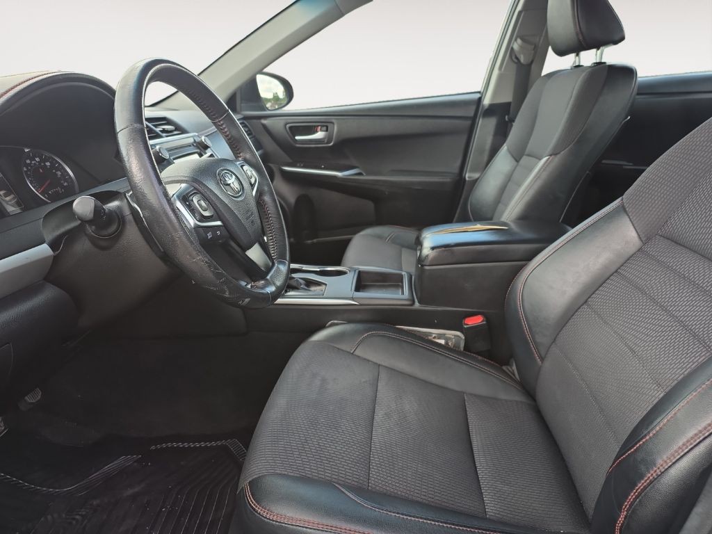 2017 Toyota Camry Image 13