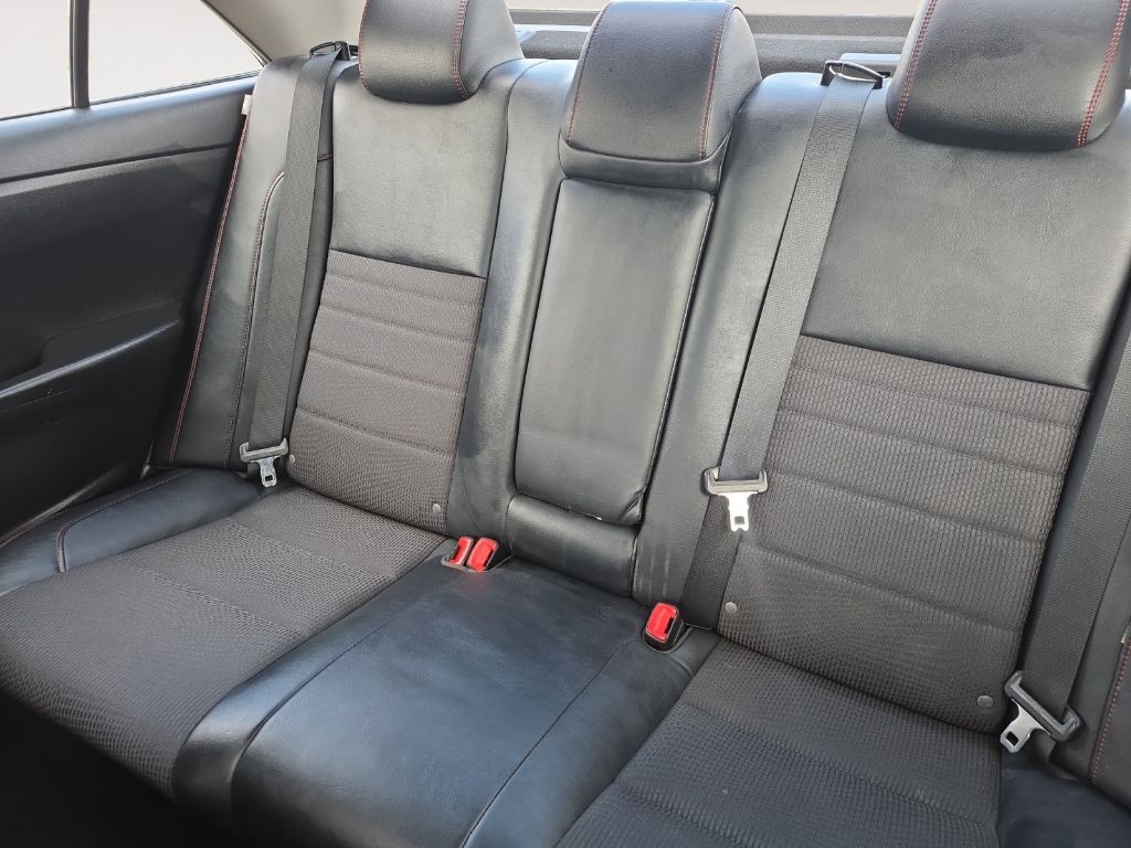 2017 Toyota Camry Image 14