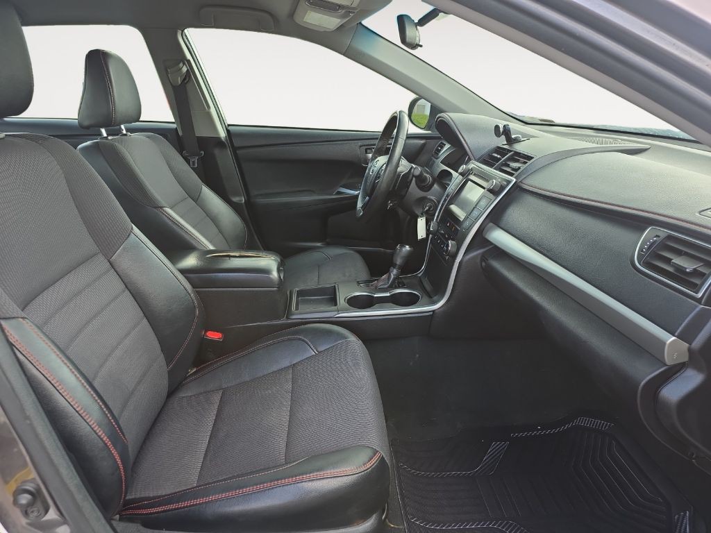 2017 Toyota Camry Image 15