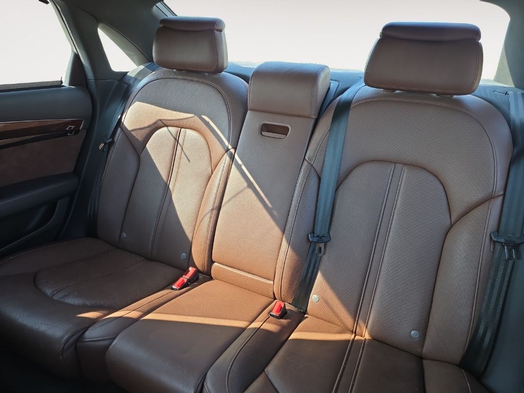 2012 Audi A8 Image 13