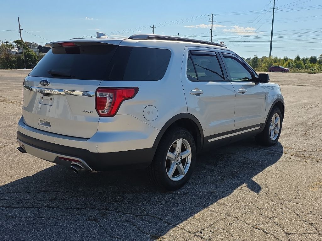 2017 Ford Explorer Image 8