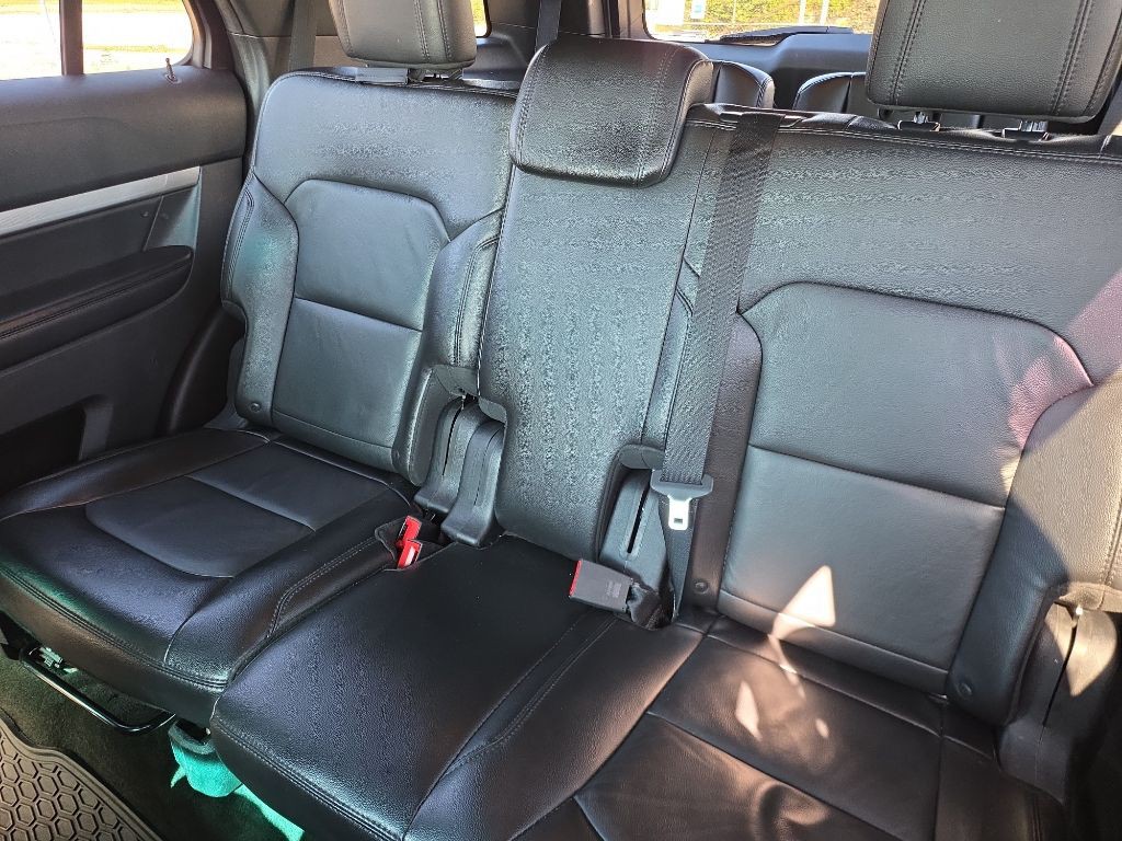 2017 Ford Explorer Image 12