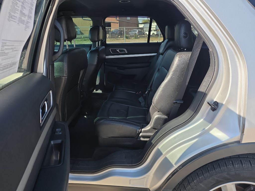 2017 Ford Explorer Image 16