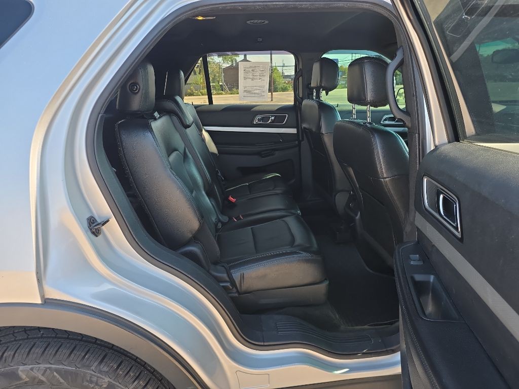 2017 Ford Explorer Image 18