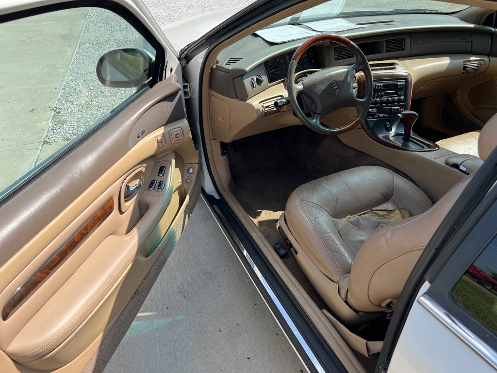 1998 Lincoln Mark VI Image 8