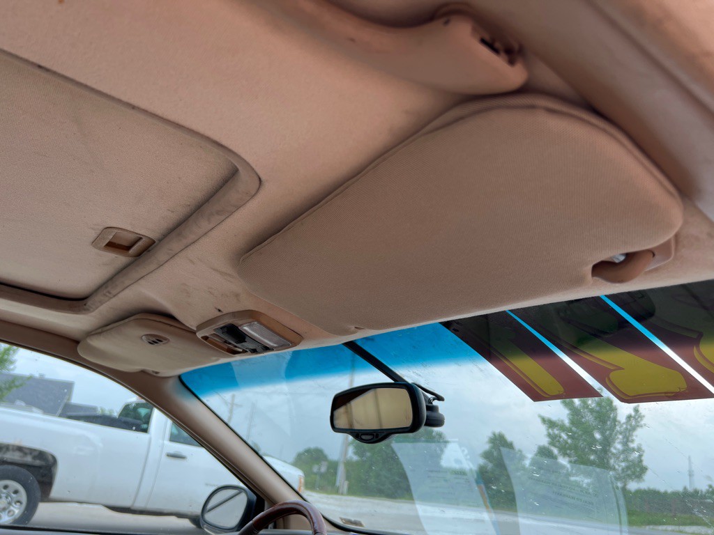 1998 Lincoln Mark VI Image 30