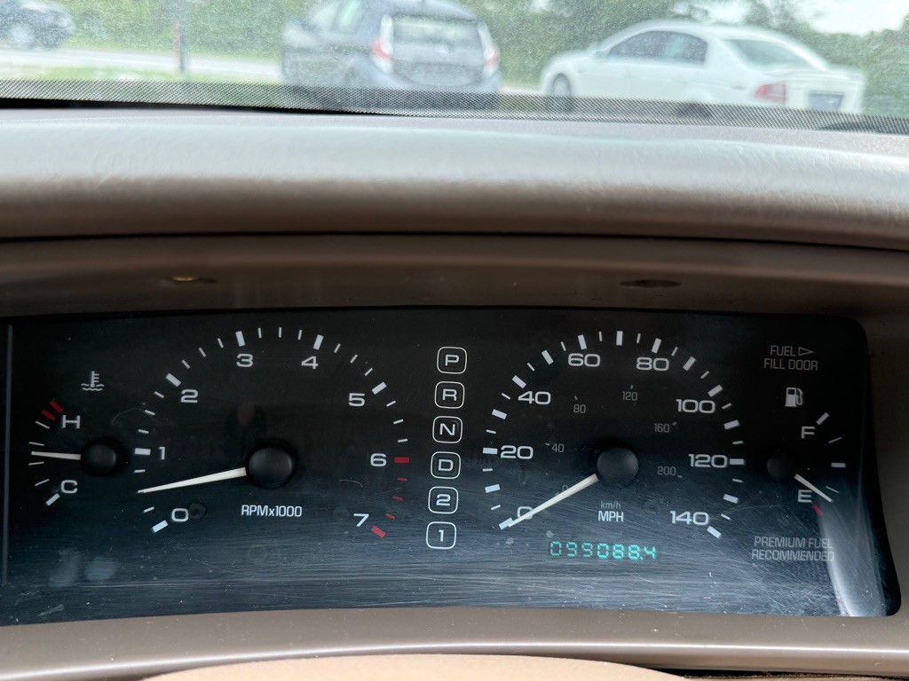 1998 Lincoln Mark VI Image 38