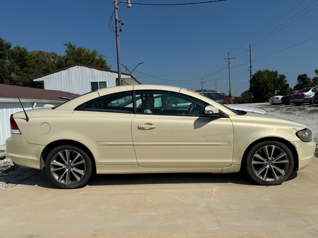 2010 Volvo C70 Image 3