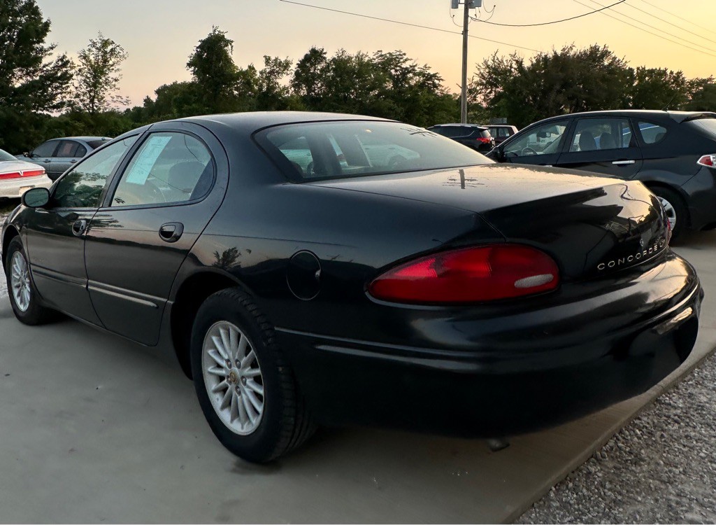 1999 Chrysler Concorde Image 4