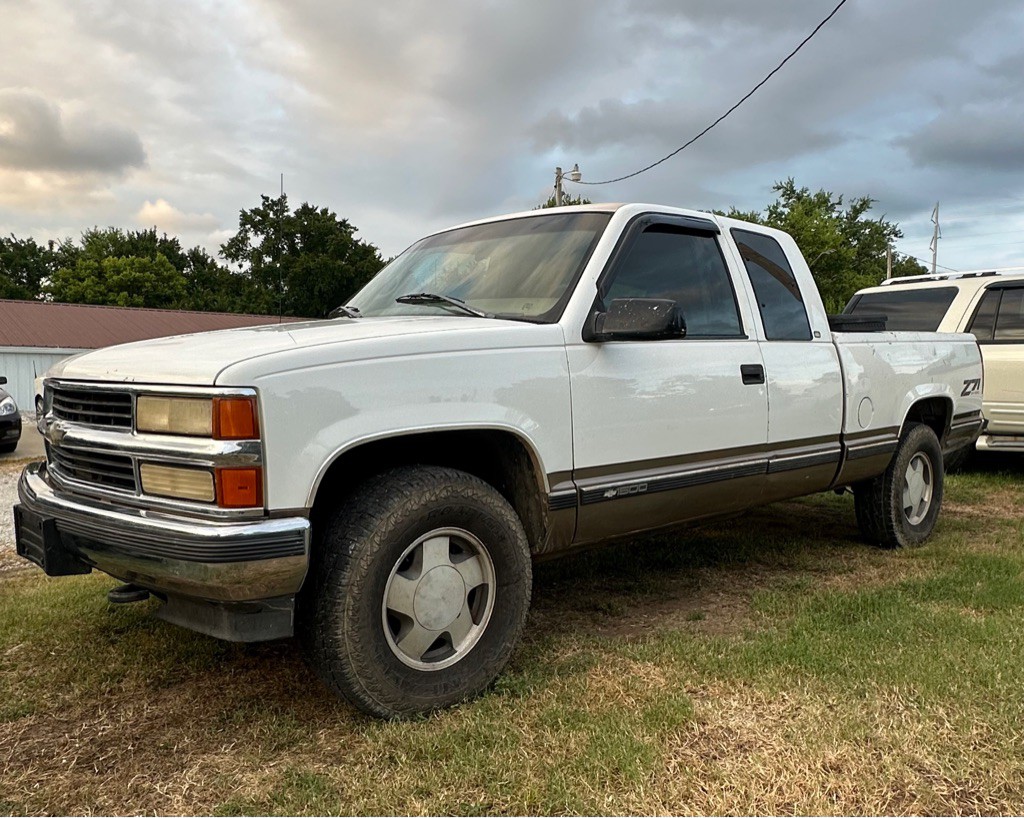 1998 Chevrolet C/K Image 1