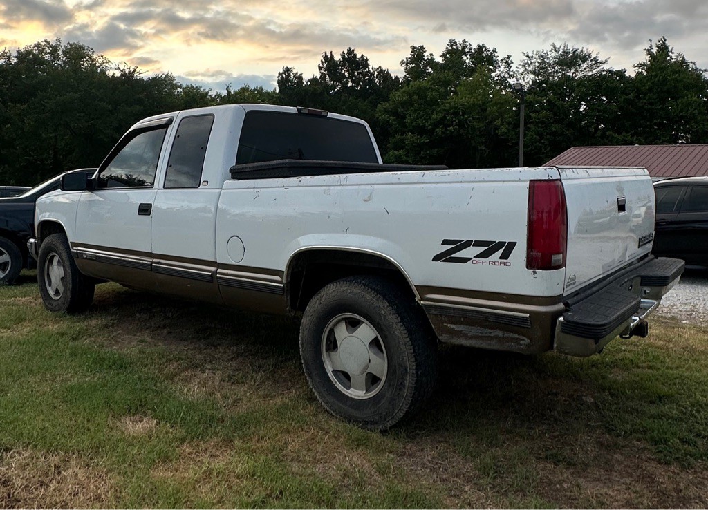 1998 Chevrolet C/K Image 3