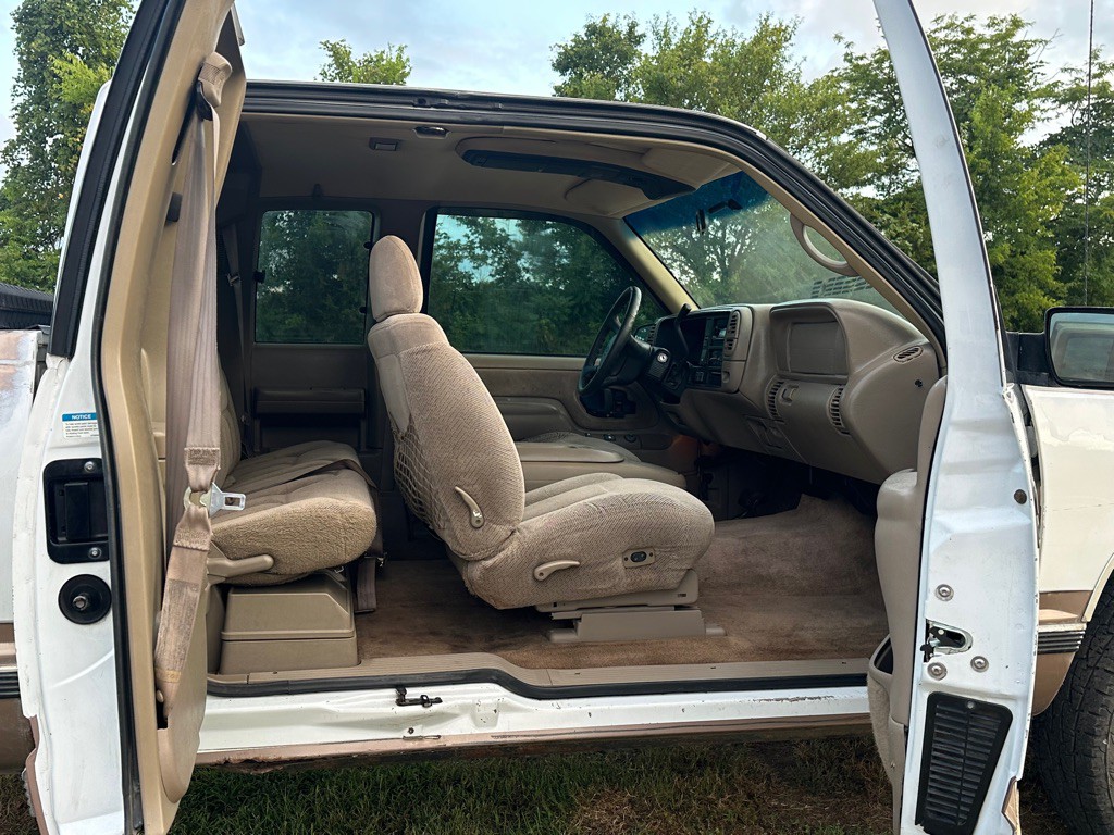 1998 Chevrolet C/K Image 9