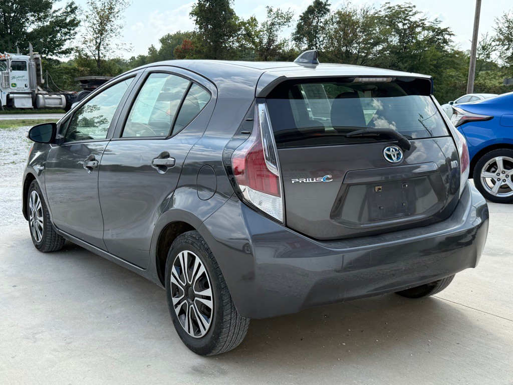 2015 Toyota Prius Image 4
